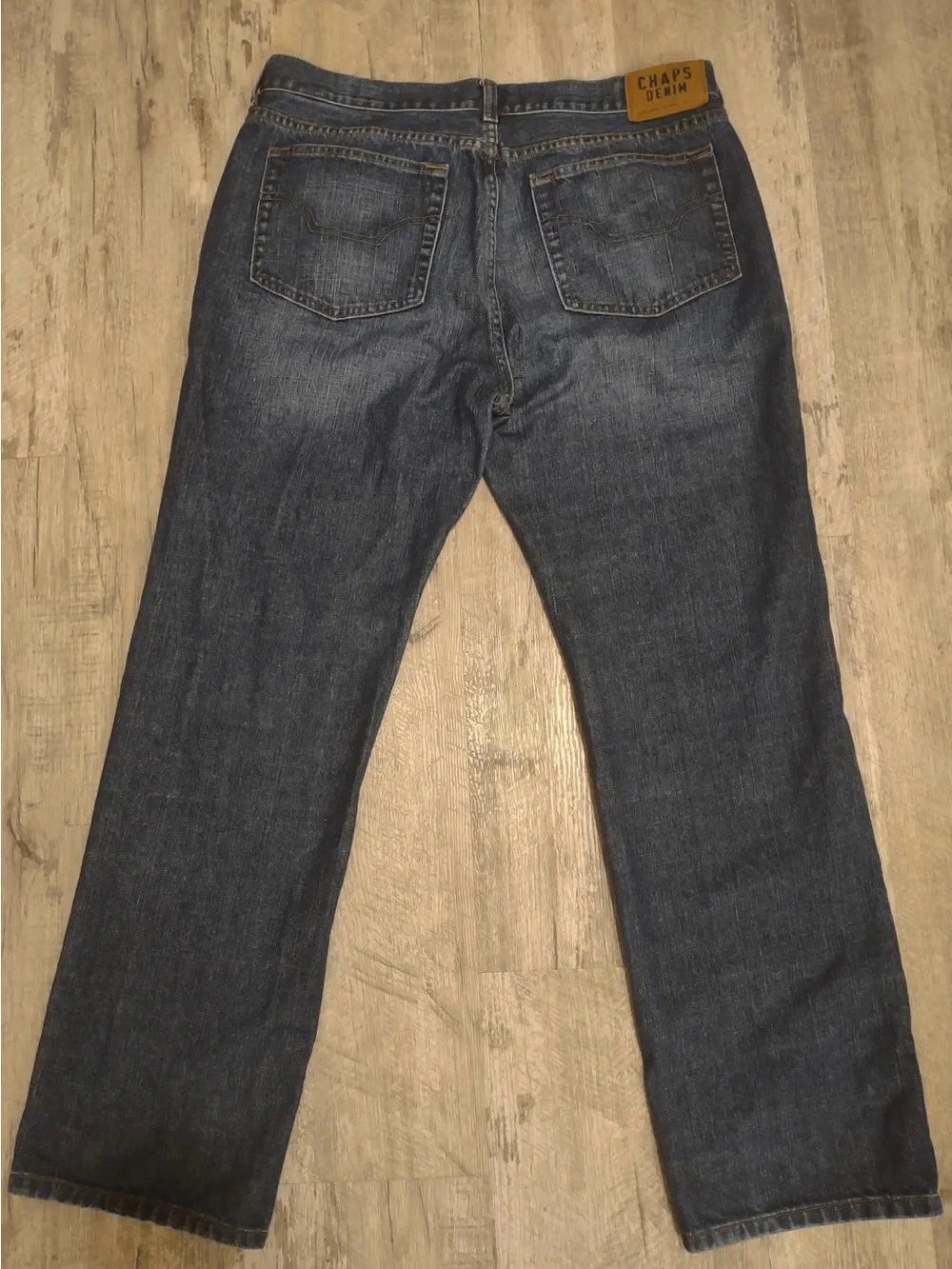 CHAPS DENIM STRAIGHT FIT 34X32 MSRP $79 EUC Men’s Chaps jeans